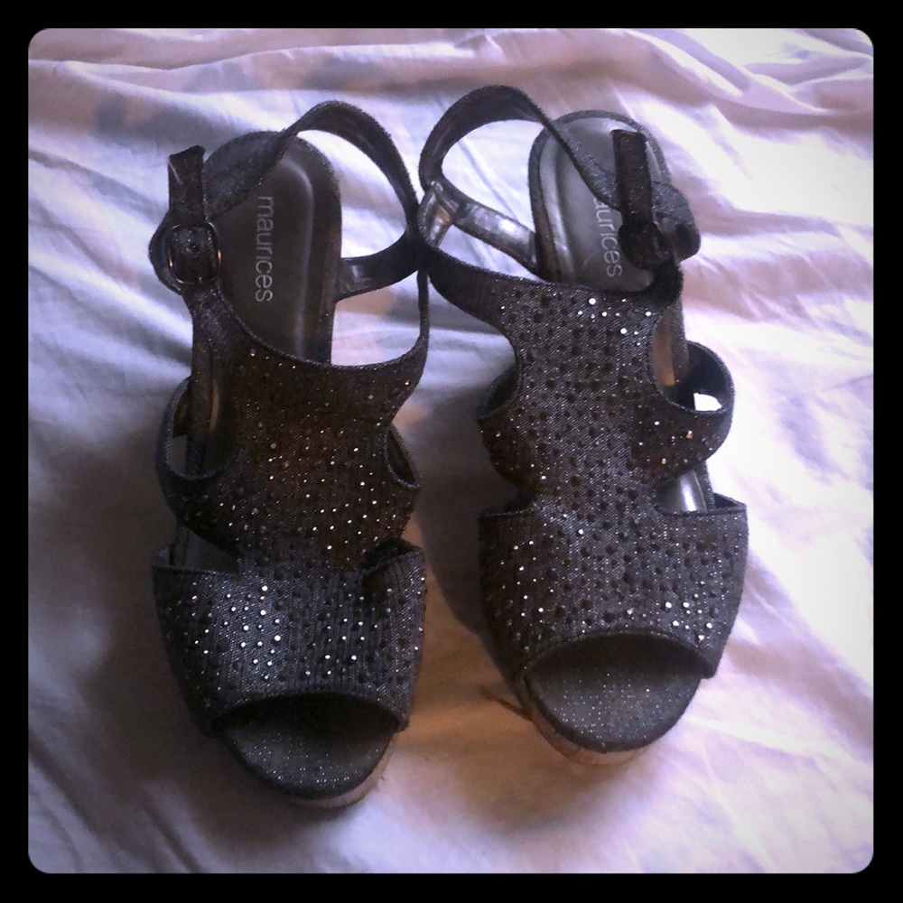 Maurice’s wedges, size 7M